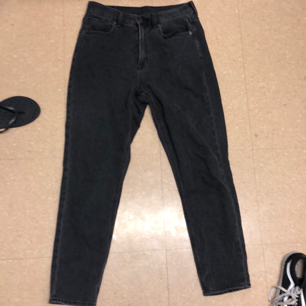 Black boyfriend jeans
